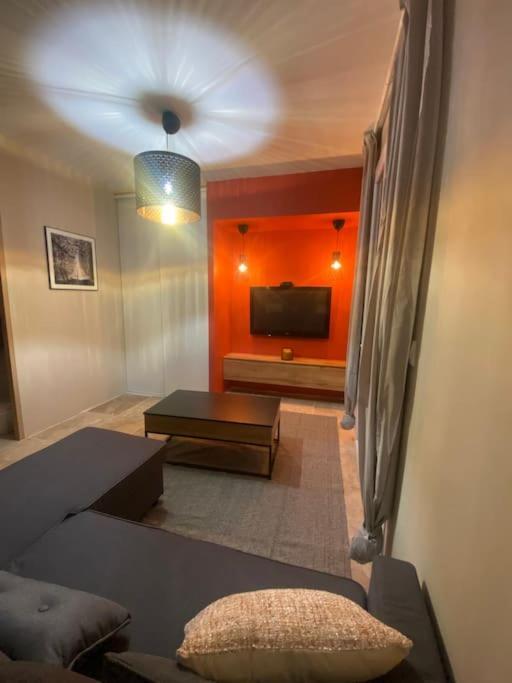 Loft Pied De Coline Au Calme Apartment Ginasservis Luaran gambar